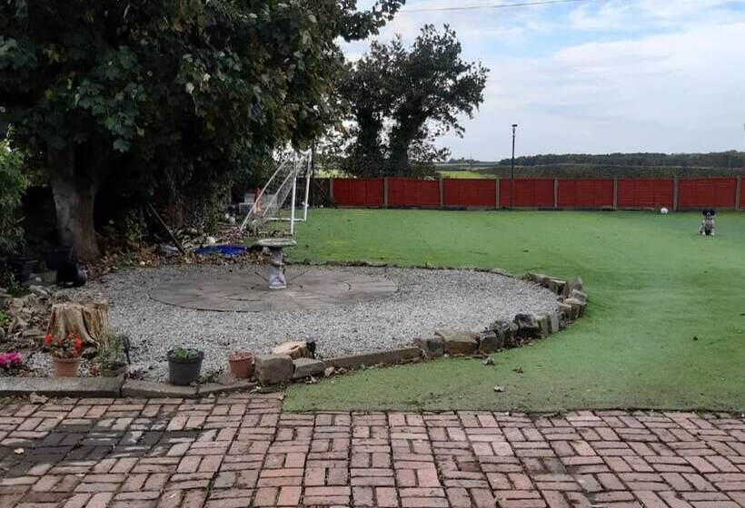 דירת נופש Luxury Farm House With Swimming Pool Eurovision 23