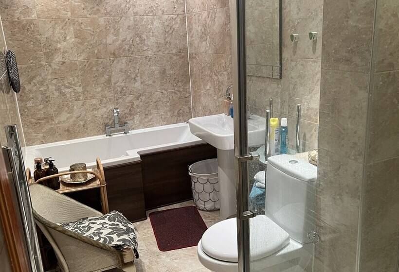 レジデンス Stunning 3 Bed House In Enfield, Can Sleep 10