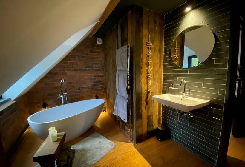 Stunning 3bd Character House Near Coleshill