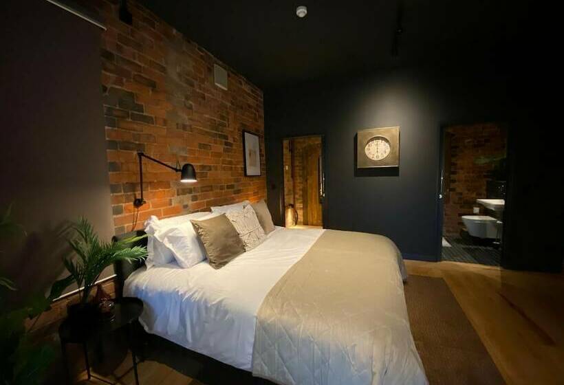 Stunning 3bd Character House Near Coleshill