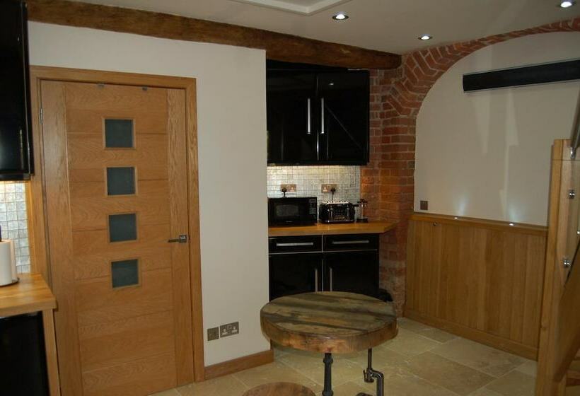 The Hyde Dovecote Kinver, Pet Friendly Holiday Let