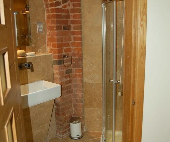 The Hyde Dovecote Kinver, Pet Friendly Holiday Let