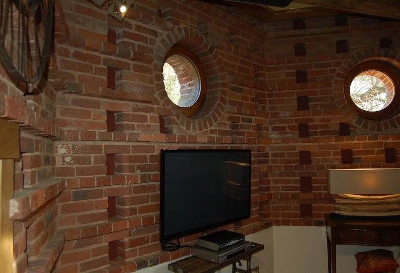 The Hyde Dovecote Kinver, Pet Friendly Holiday Let