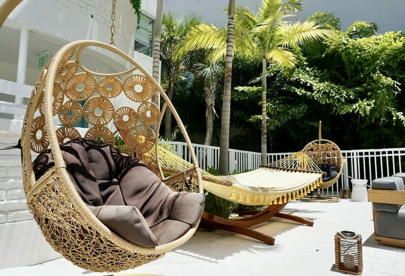 Tiffany House Condominium