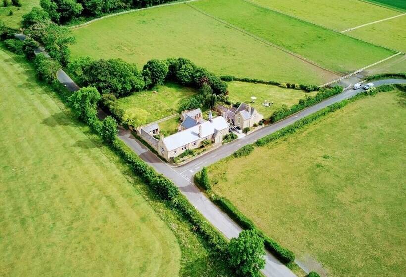 Unique Countryside Cottage Close To Sunderland