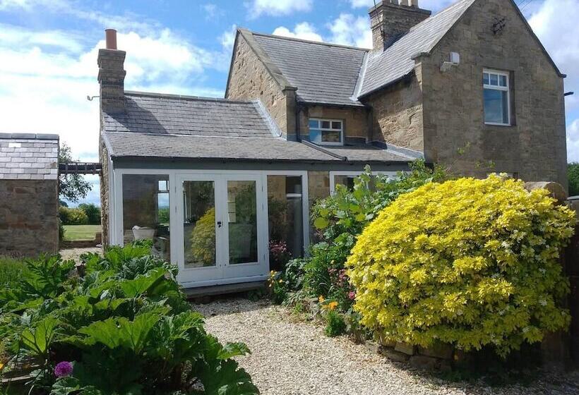 Unique Countryside Cottage Close To Sunderland