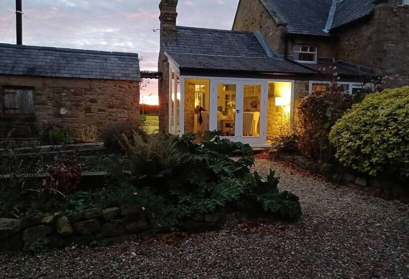 Unique Countryside Cottage Close To Sunderland