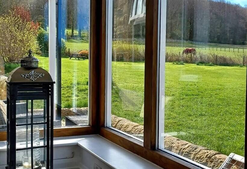 Unique Countryside Cottage Close To Sunderland