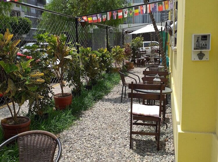 فندق صغير Urpi Backpacker