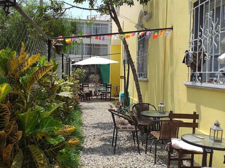 فندق صغير Urpi Backpacker