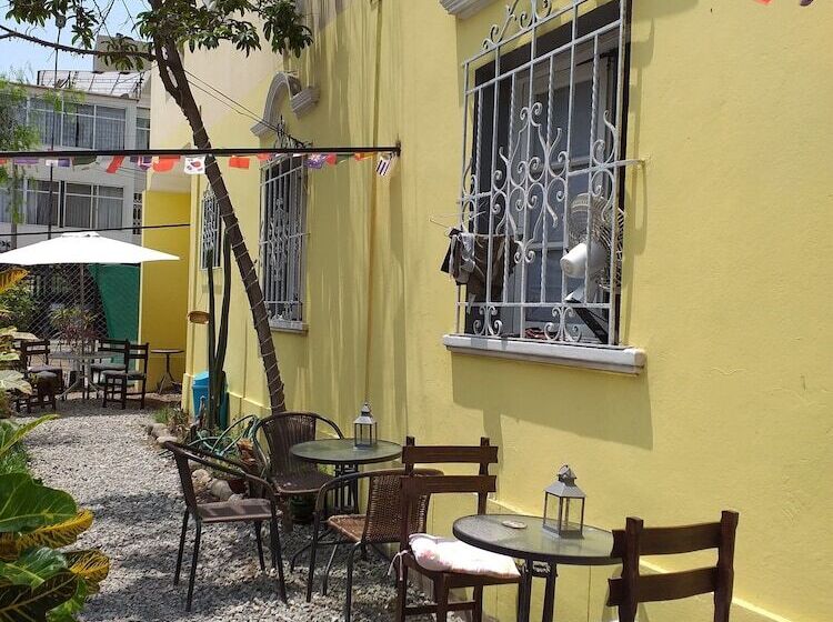 فندق صغير Urpi Backpacker