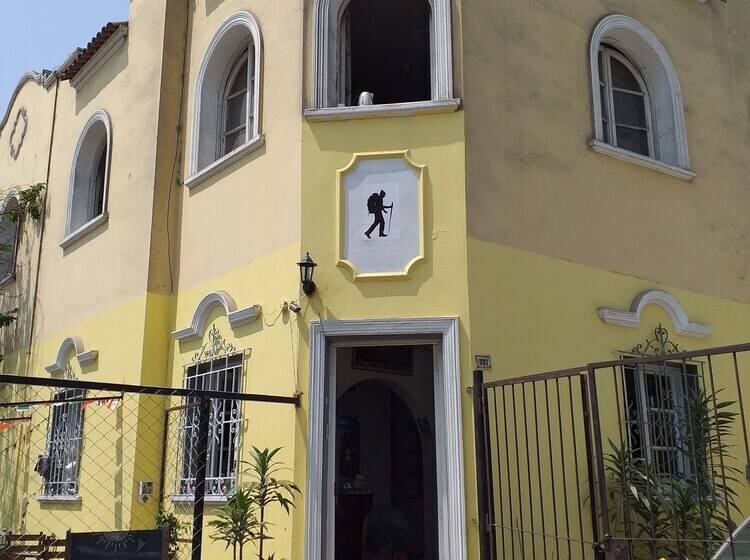 فندق صغير Urpi Backpacker