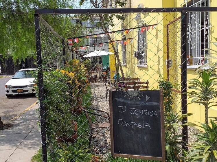 فندق صغير Urpi Backpacker