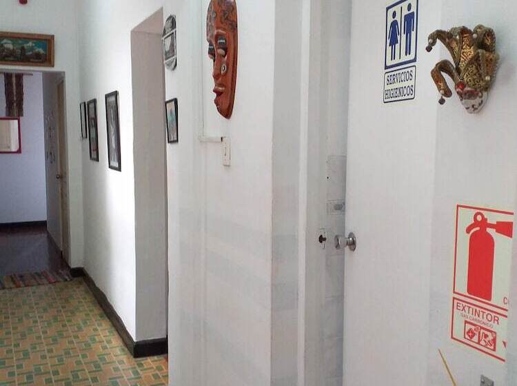 فندق صغير Urpi Backpacker