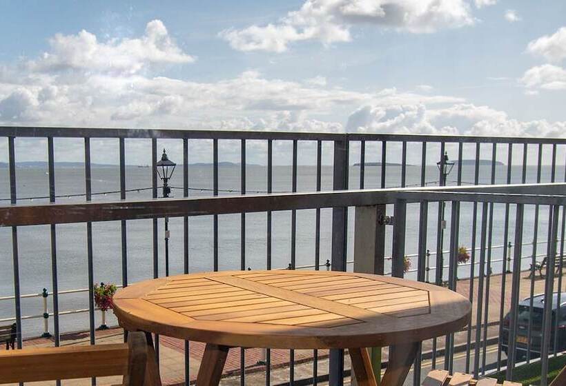 Beachcliff Hotel And Apartments