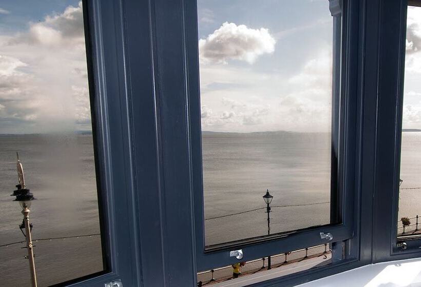 Beachcliff Hotel And Apartments