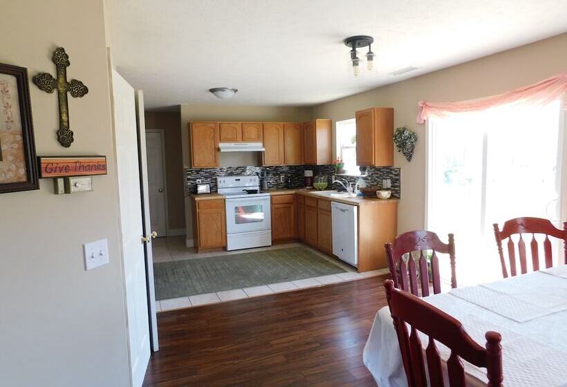 مبيت وإفطار Evonne S Sharing House