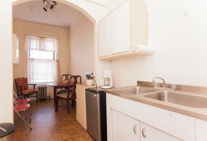 مبيت وإفطار Saint Nicholas Inn Guesthouse