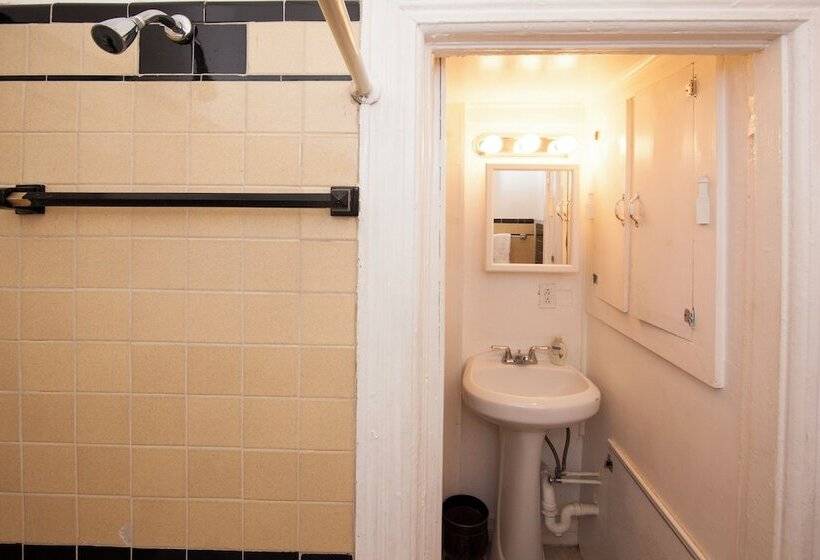مبيت وإفطار Saint Nicholas Inn Guesthouse