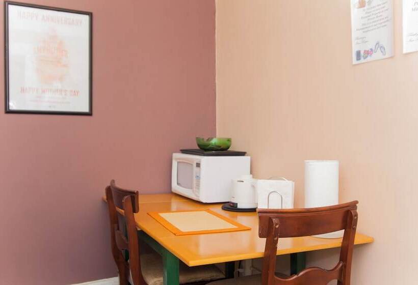 مبيت وإفطار Saint Nicholas Inn Guesthouse