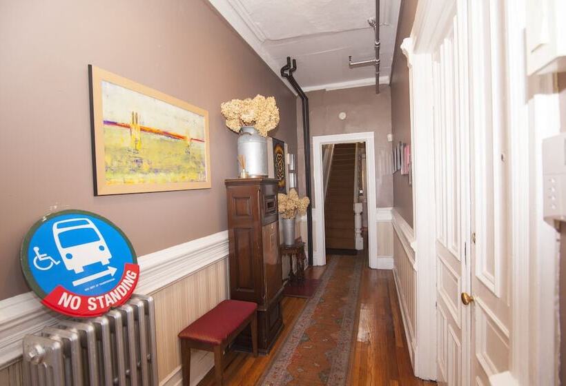 مبيت وإفطار Saint Nicholas Inn Guesthouse