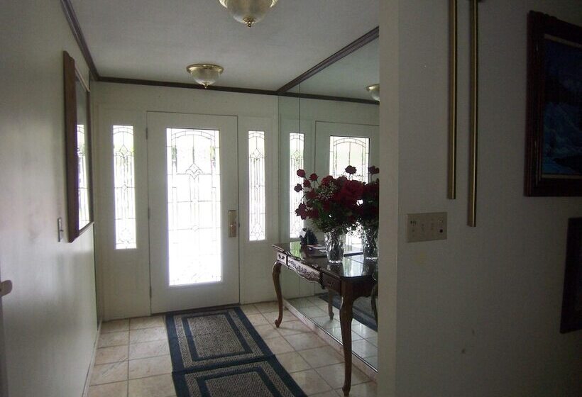 Deal S Bed & Breakfast Inn