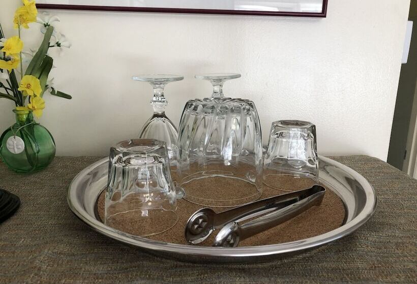 Deal S Bed & Breakfast Inn