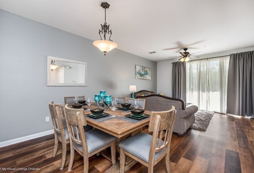 Fresh And Remodeled In Vista Cay! Townhome   3br/3.5ba 3vc045