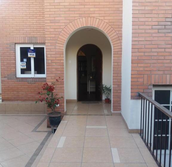 Global Family Backpackers Hostel