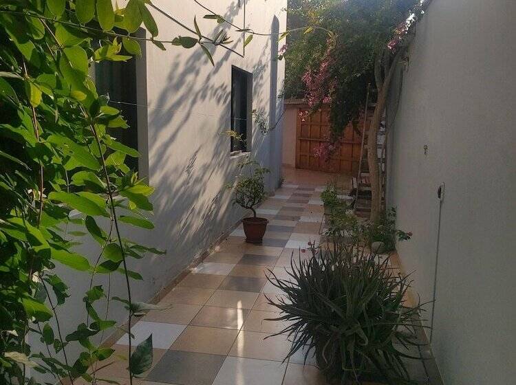 Global Family Backpackers Hostel