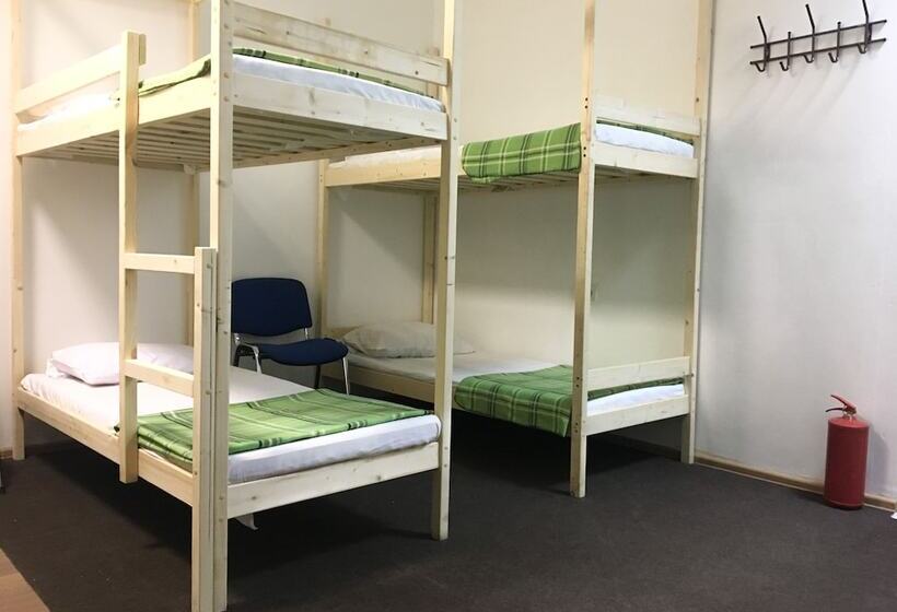 Gnezdo Novoslobodskaya Hostel