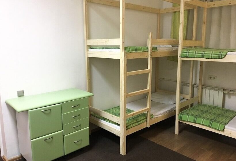 Gnezdo Novoslobodskaya Hostel
