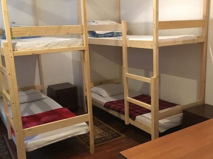 Gnezdo Novoslobodskaya Hostel