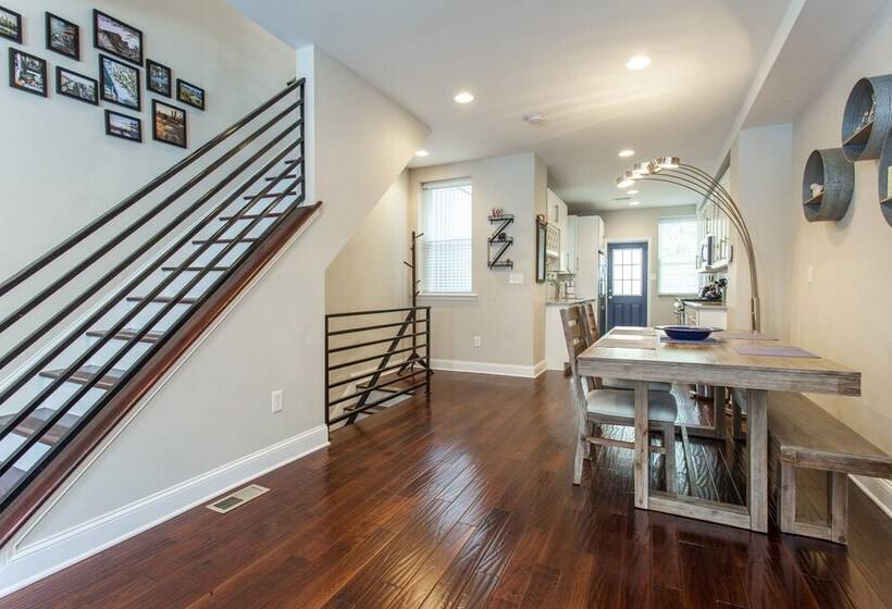 Home Away From Home Grad Hospital Gem With Patio