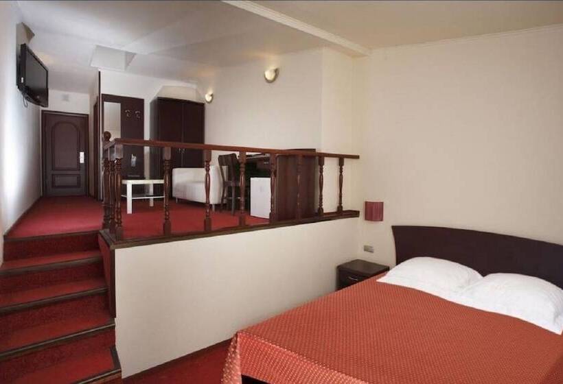 Hostel Gnezdo Pokrovka