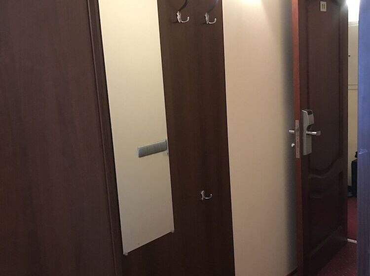 Hostel Gnezdo Pokrovka