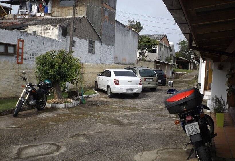 Hostel Quatro Estações