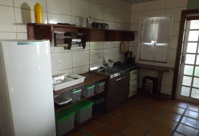 Hostel Quatro Estações