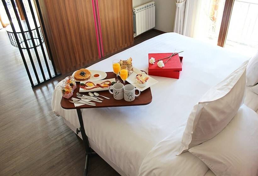 هتل Altus Express