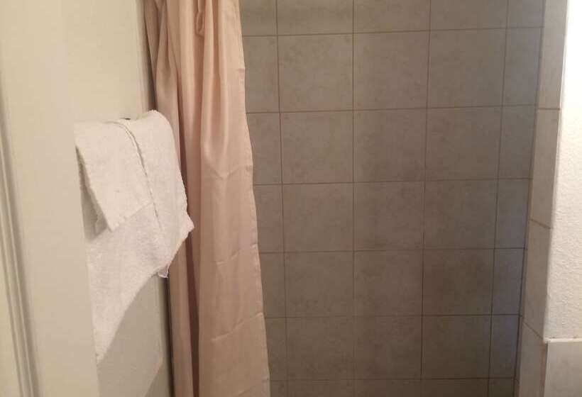 فندق Buckeye Motor