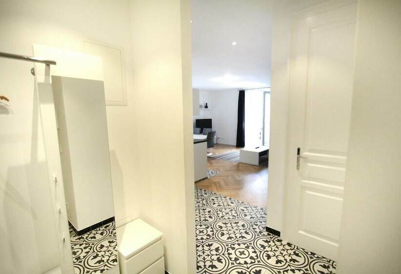 هتل Edelweiss City Apartments State Opera