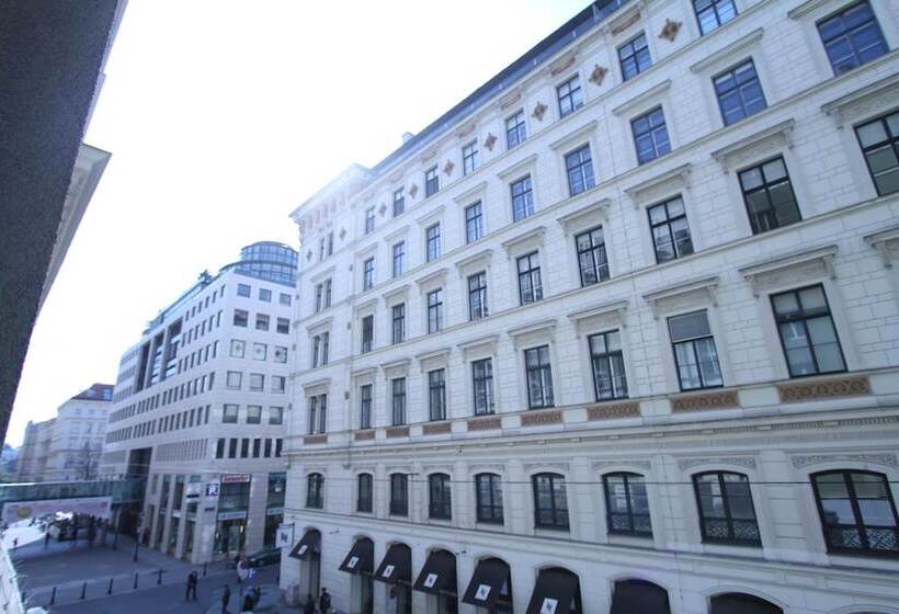 هتل Edelweiss City Apartments State Opera