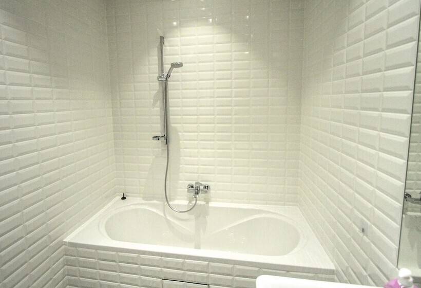 هتل Edelweiss City Apartments State Opera