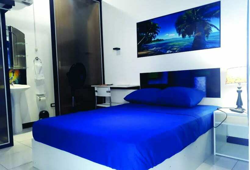 هتل El Escondite De La Calle 54