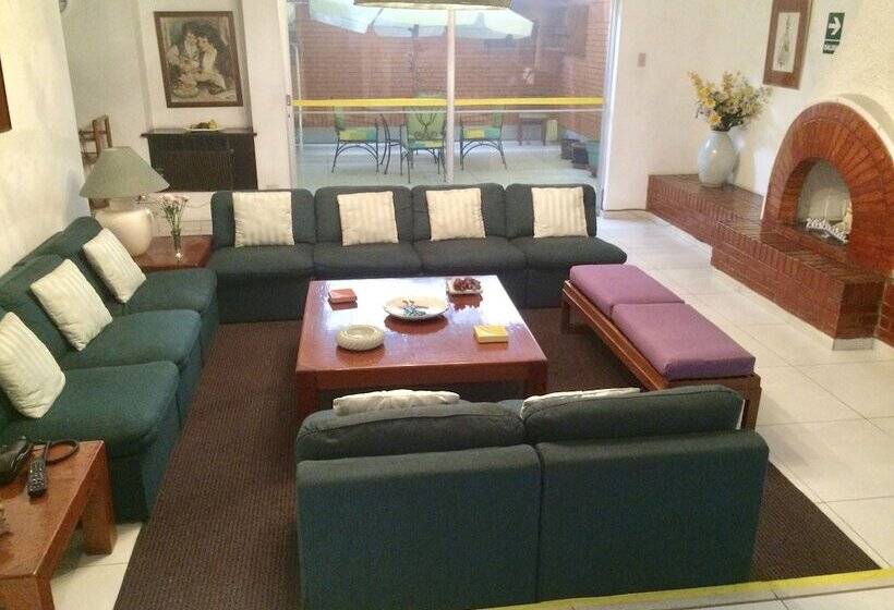 هتل Hostal San Borja