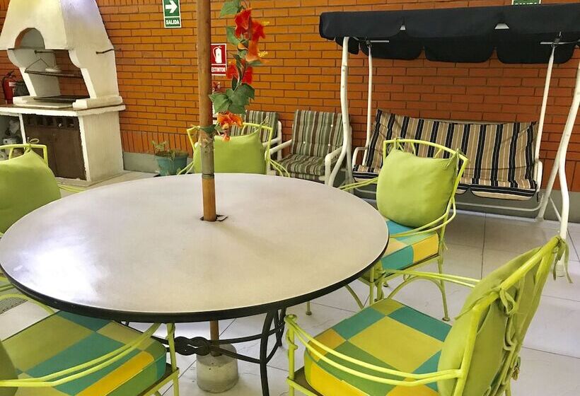 هتل Hostal San Borja