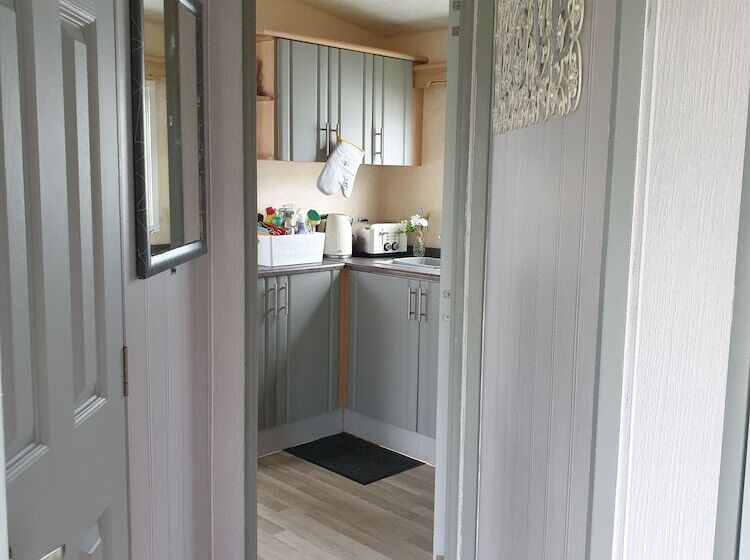 酒店 Inviting 3 Bed Caravan In Porthcawl