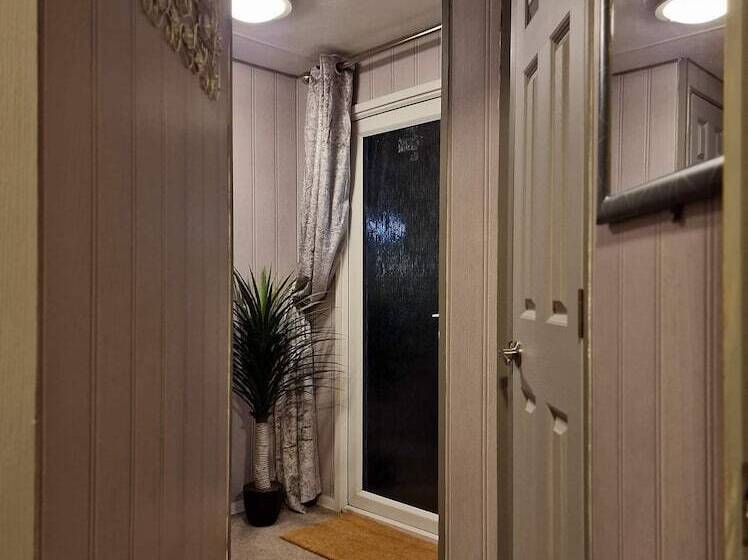 酒店 Inviting 3 Bed Caravan In Porthcawl