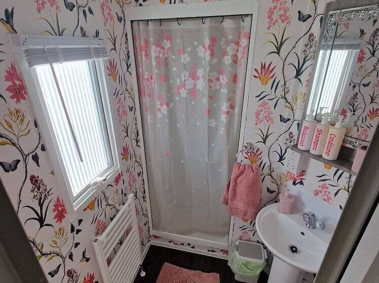 酒店 Inviting 3 Bed Caravan In Porthcawl