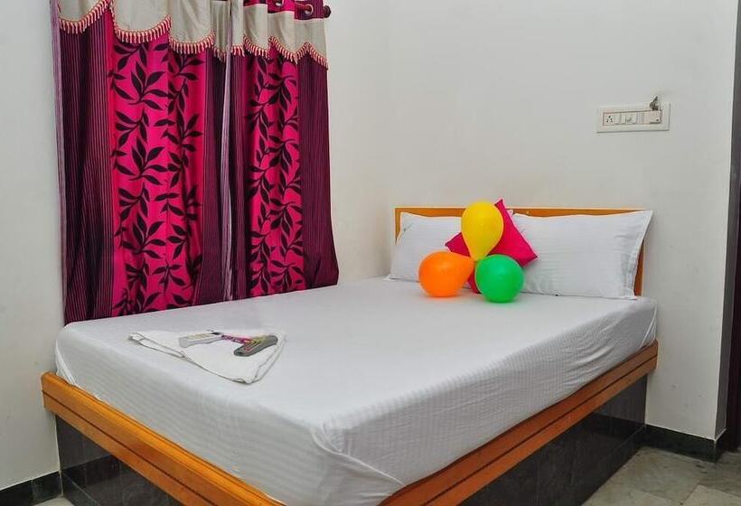 בית מלון כפרי Jayam Residency